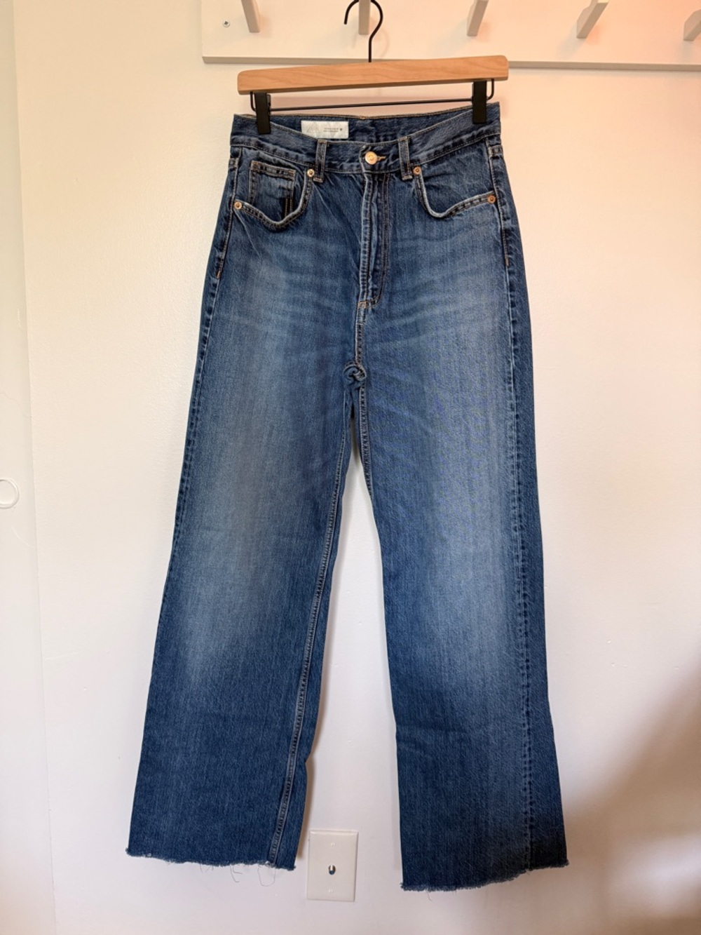 ZARA Wide-Leg Women’s Jeans - Size 6